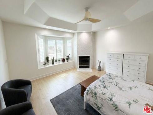 218 Indianapolis Avenue, Huntington Beach, CA