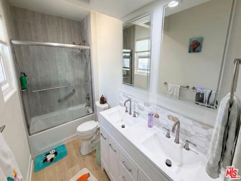 218 Indianapolis Avenue, Huntington Beach, CA