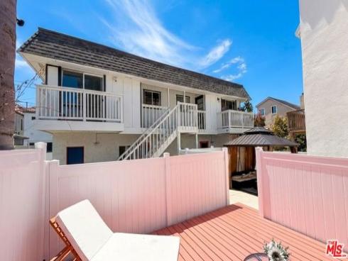 218 Indianapolis Avenue, Huntington Beach, CA