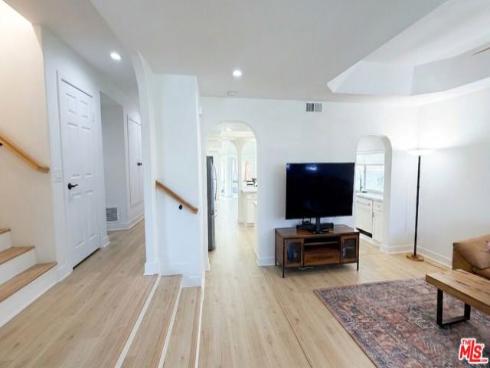 218 Indianapolis Avenue, Huntington Beach, CA