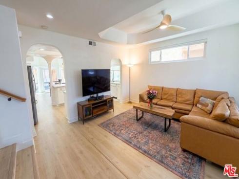 218 Indianapolis Avenue, Huntington Beach, CA