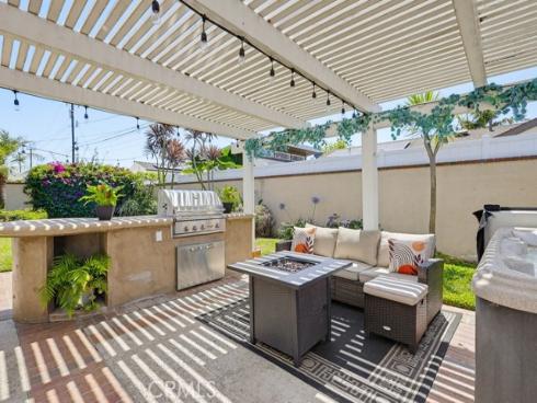 17711  Edwards  , Huntington Beach, CA