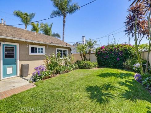 17711  Edwards  , Huntington Beach, CA