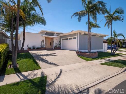 17391 Alta Vista Circle, Huntington Beach, CA