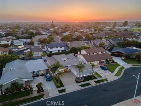 17391 Alta Vista Circle, Huntington Beach, CA