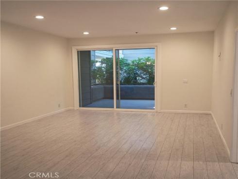 20371  Bluffside  B101  Circle, Huntington Beach, CA