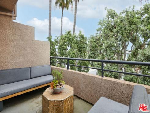 1200 Pacific Coast 305 Highway, Huntington Beach, CA