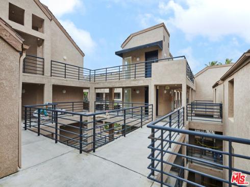 1200 Pacific Coast 305 Highway, Huntington Beach, CA
