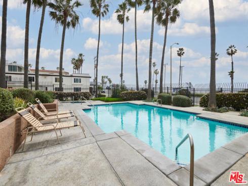 1200 Pacific Coast 305 Highway, Huntington Beach, CA