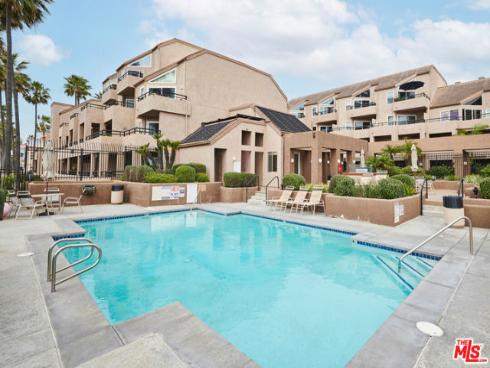 1200 Pacific Coast 305 Highway, Huntington Beach, CA