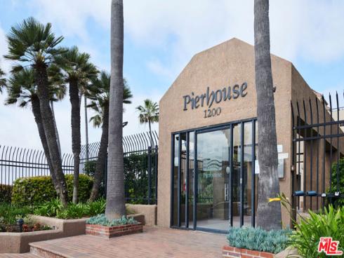 1200 Pacific Coast 305 Highway, Huntington Beach, CA