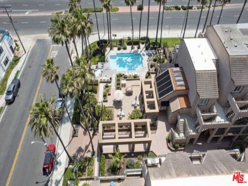 1200 Pacific Coast 305 Highway, Huntington Beach, CA
