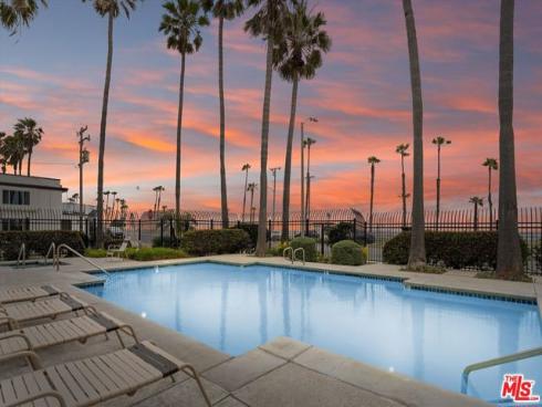 1200 Pacific Coast 305 Highway, Huntington Beach, CA