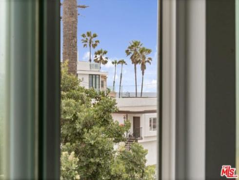 1200 Pacific Coast 305 Highway, Huntington Beach, CA