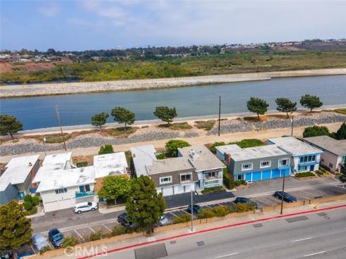 21662 Brookhurst C , Huntington Beach, CA