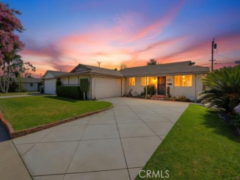 15852  Tullow  , Huntington Beach, CA