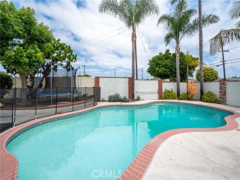 5471  Meadowlark   Drive, Huntington Beach, CA