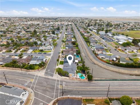 5471  Meadowlark   Drive, Huntington Beach, CA