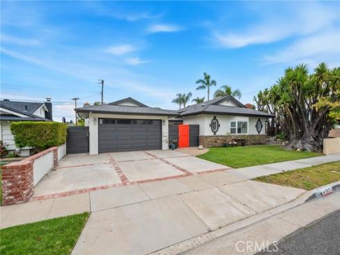5471  Meadowlark   Drive, Huntington Beach, CA