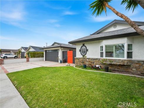 5471  Meadowlark   Drive, Huntington Beach, CA