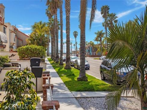 222 17th Street, Huntington Beach, CA