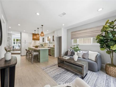 613 9th , Huntington Beach, CA