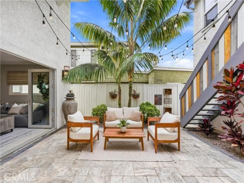 613 9th , Huntington Beach, CA