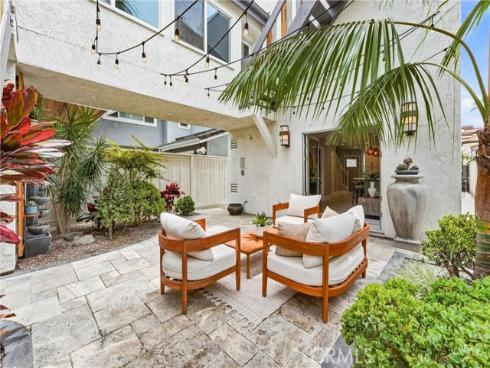 613 9th , Huntington Beach, CA