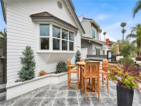 613 9th , Huntington Beach, CA