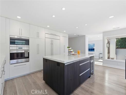19545 Woodlands Dr , Huntington Beach, CA