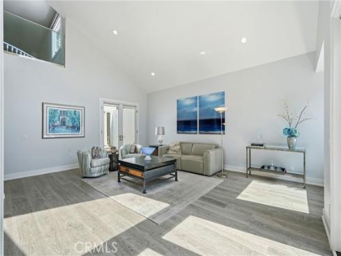 19545 Woodlands Dr , Huntington Beach, CA