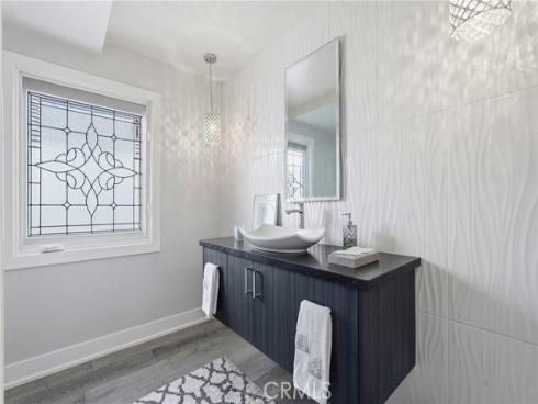 19545 Woodlands Dr , Huntington Beach, CA