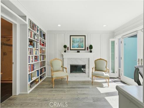 19545 Woodlands Dr , Huntington Beach, CA