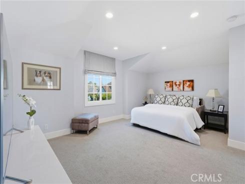 19545 Woodlands Dr , Huntington Beach, CA