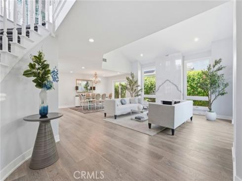 19545 Woodlands Dr , Huntington Beach, CA