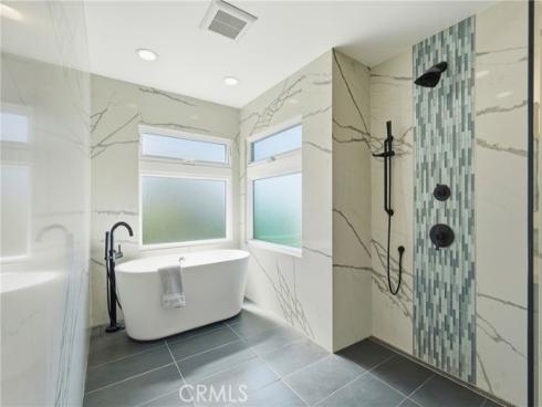 19545 Woodlands Dr , Huntington Beach, CA