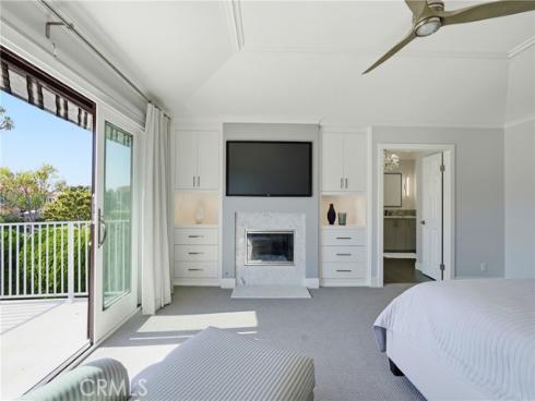 19545 Woodlands Dr , Huntington Beach, CA