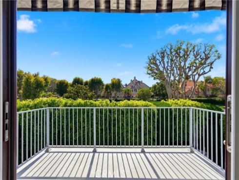 19545 Woodlands Dr , Huntington Beach, CA