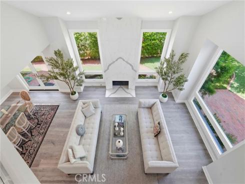 19545 Woodlands Dr , Huntington Beach, CA