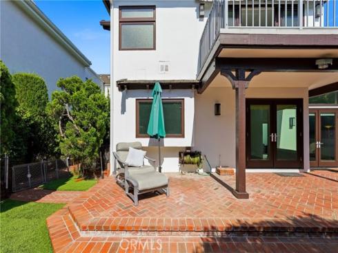 19545 Woodlands Dr , Huntington Beach, CA