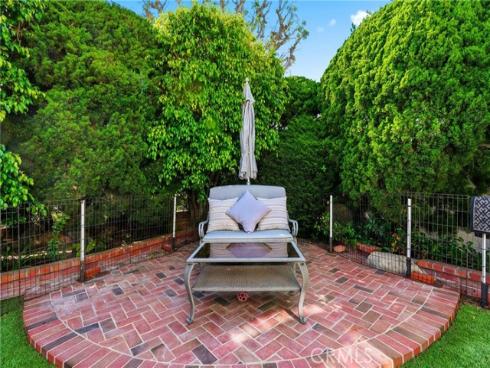 19545 Woodlands Dr , Huntington Beach, CA