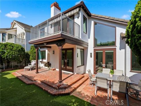 19545 Woodlands Dr , Huntington Beach, CA
