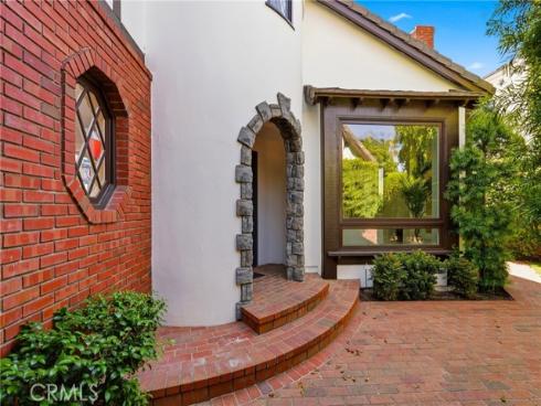 19545 Woodlands Dr , Huntington Beach, CA