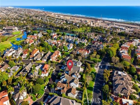 19545 Woodlands Dr , Huntington Beach, CA