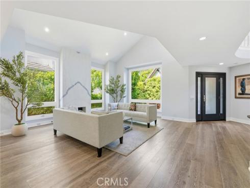19545 Woodlands Dr , Huntington Beach, CA