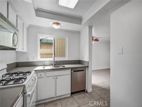 4526  Heil  , Huntington Beach, CA