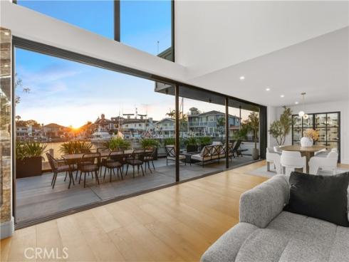 16861  Edgewater  , Huntington Beach, CA