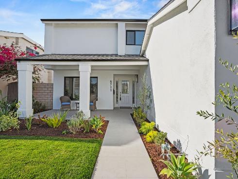 8711 Larkport Drive, Huntington Beach, CA