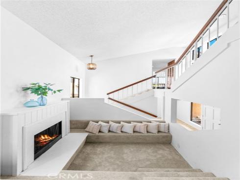 1407 Lakeside , Huntington Beach, CA