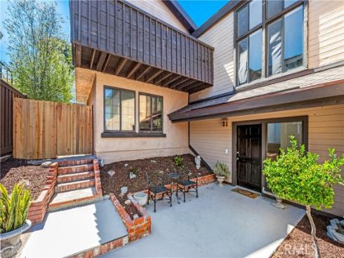 1407 Lakeside , Huntington Beach, CA